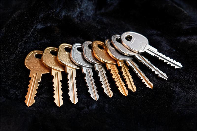 丹东 钥匙断在锁孔里怎么办？老 locksmith 教你3招自救不求人